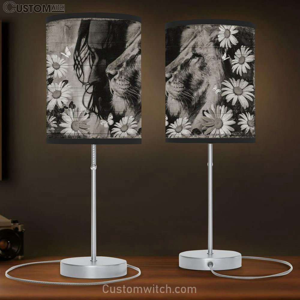 Black And White Painting, Watercolor Lion, Jesus, Stunning Daisy Table Lamp