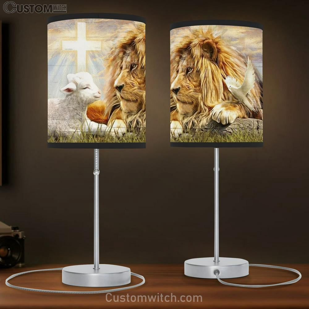Jesus, Lion Of Judah, Lamp Of God, The Amazing Encounter Table Lamp