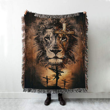 The Rugged Cross And Amazing Lion Woven Blanket - Christian Throw Blanket - Religious Home Decor